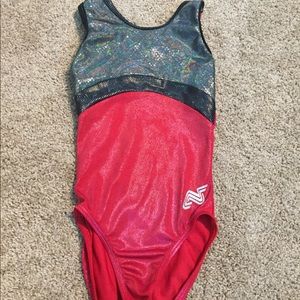 Girls Aerials red and gray leotard size Child M
